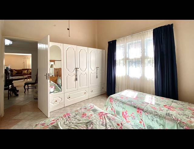 4 BEDROOM HOUSE FOR SALE IN PORT OWEN